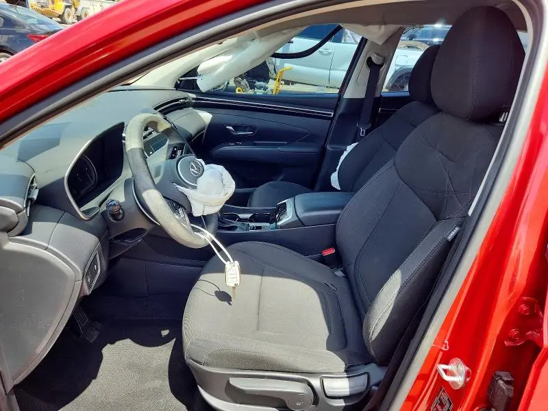 2022 HYUNDAI TUCSON SE  