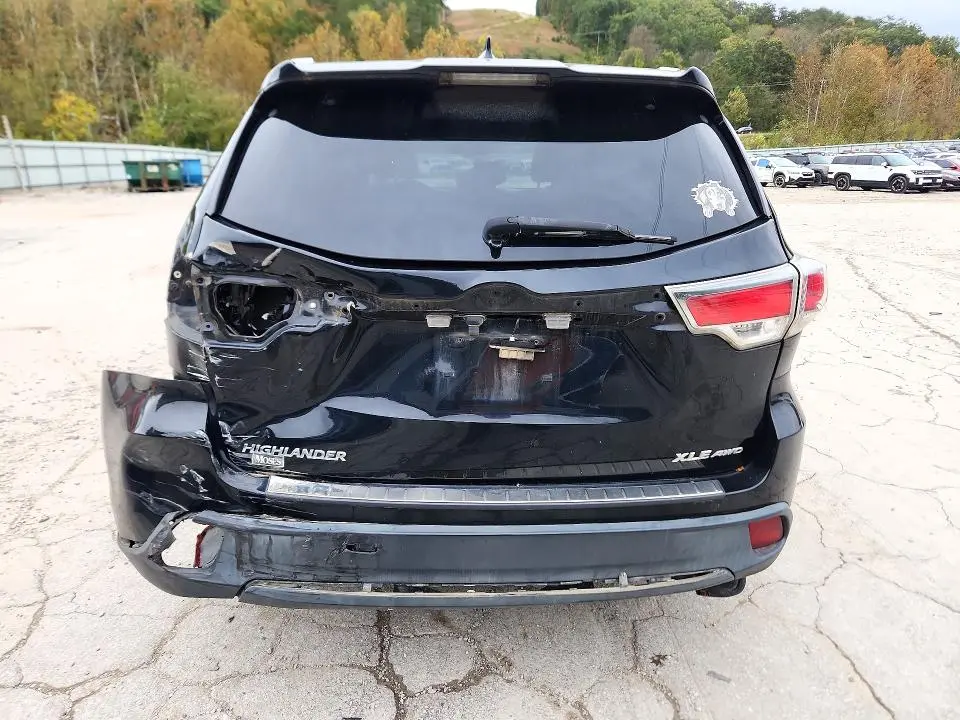 2015 TOYOTA HIGHLANDER XLE  