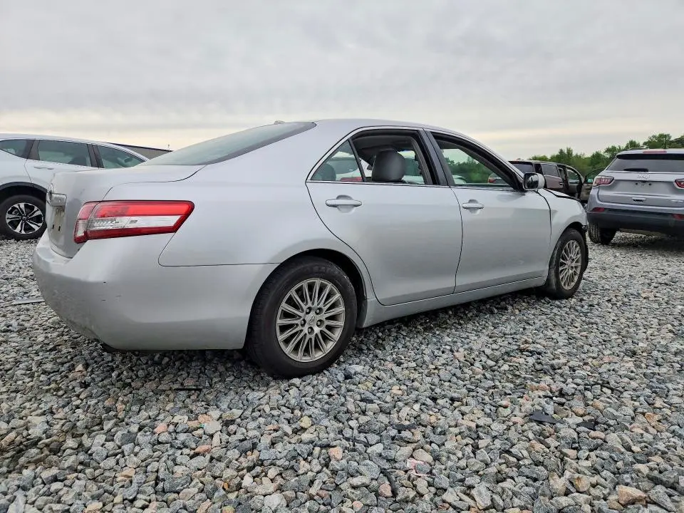 2010 TOYOTA CAMRY LE  
