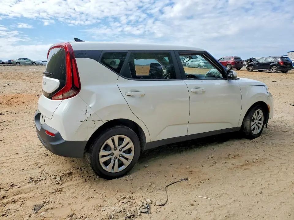 2022 KIA SOUL LX  