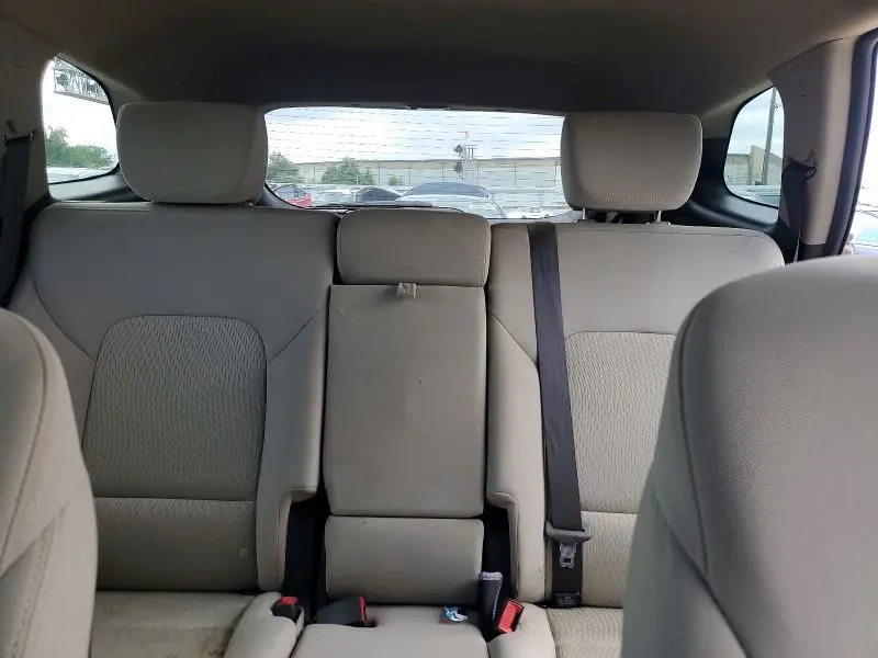 2017 HYUNDAI SANTA FE SE  