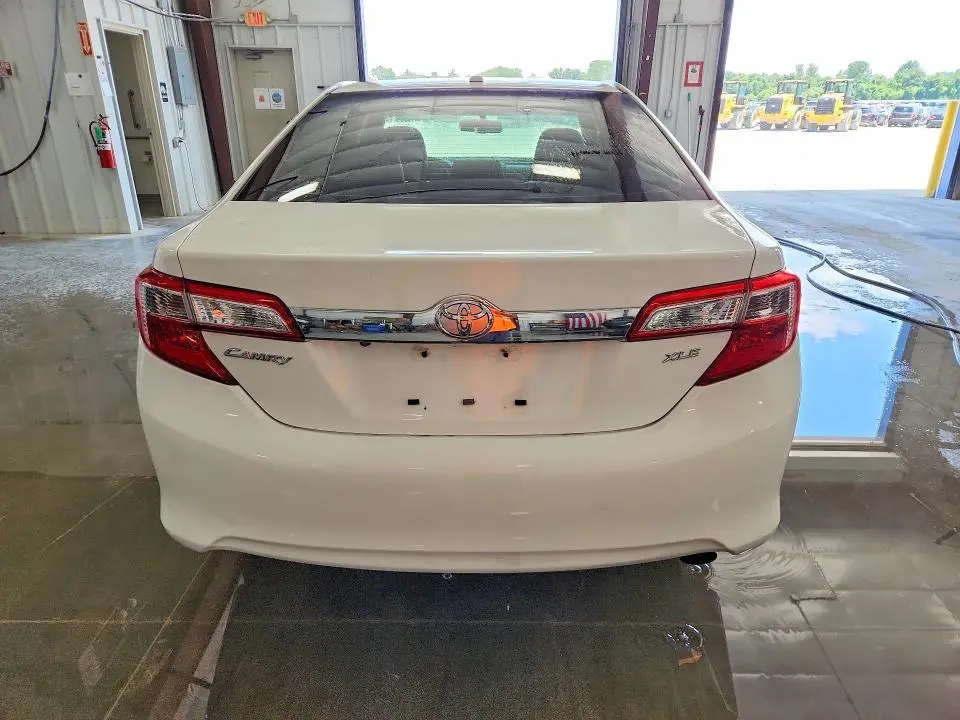 2014 TOYOTA CAMRY XLE  