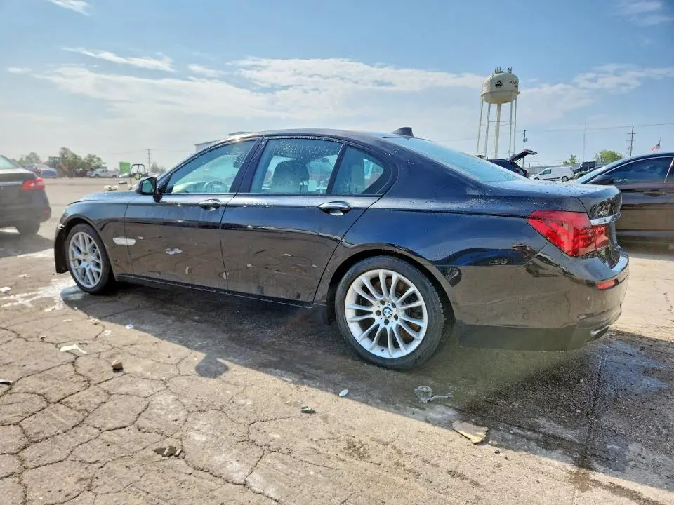 2015 BMW 750 XI  