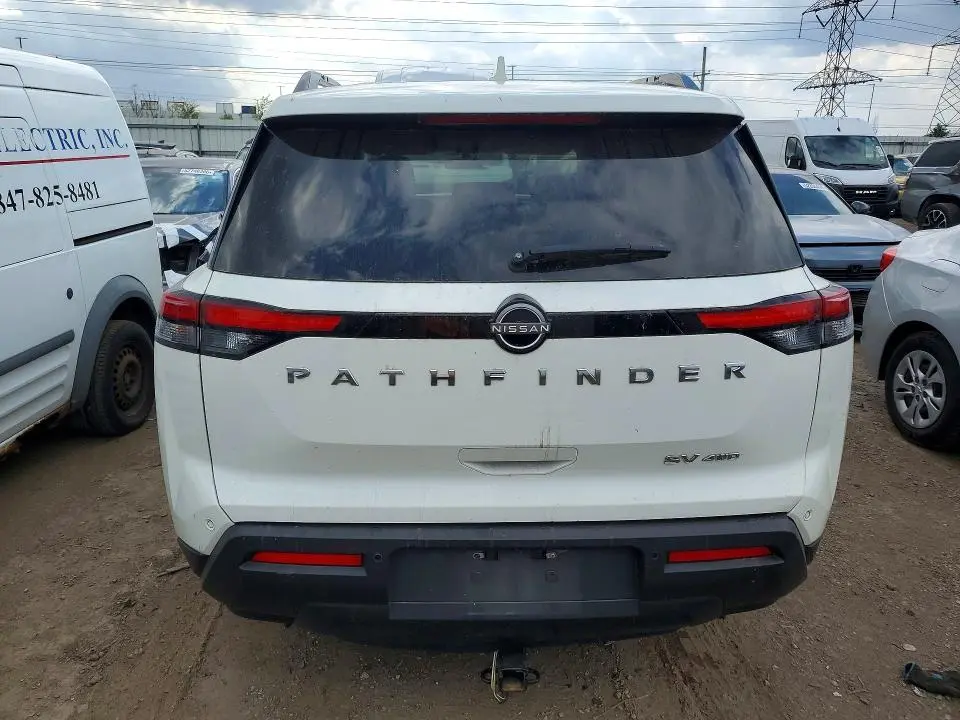 2022 NISSAN PATHFINDER SV  