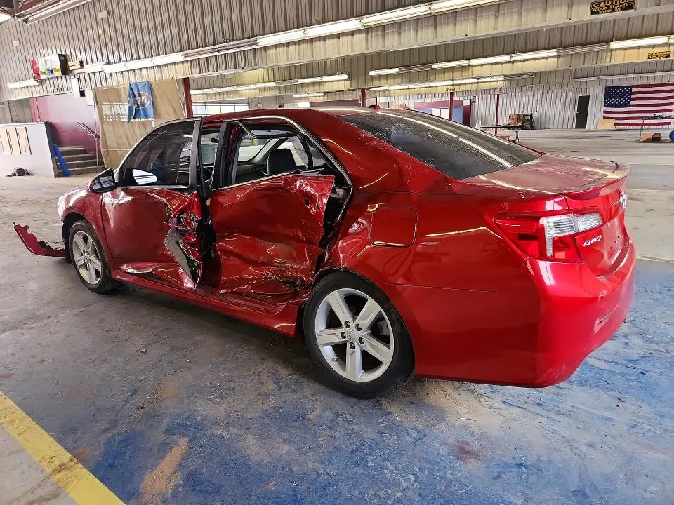2012 TOYOTA CAMRY SE  