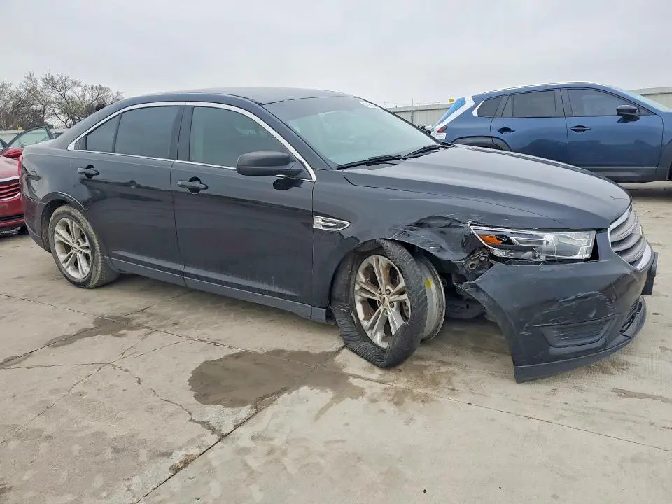 2018 FORD TAURUS SE  