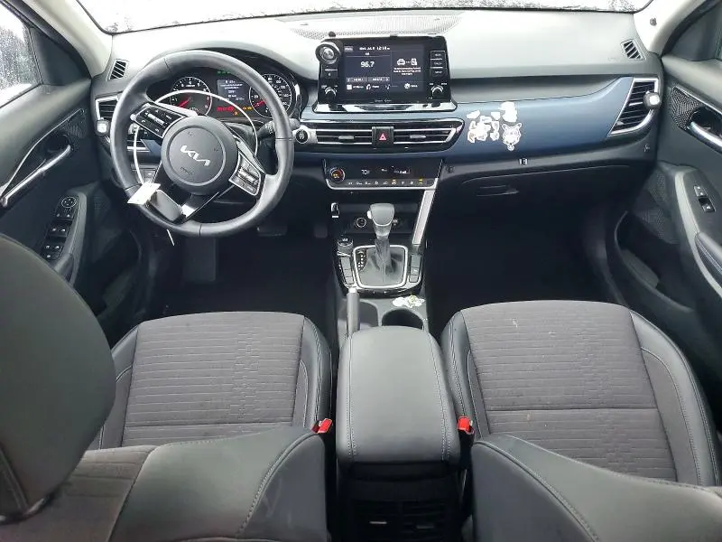 2023 KIA SELTOS S  