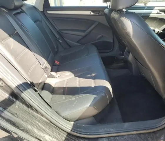 2014 VOLKSWAGEN PASSAT S  