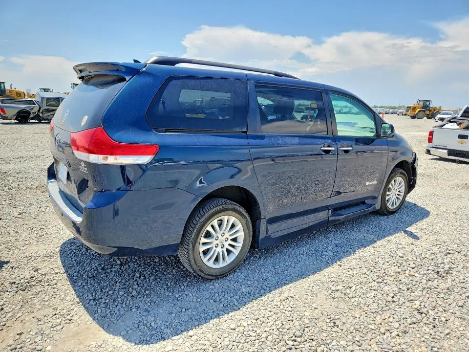2012 TOYOTA SIENNA XLE 8-PASSENGER  