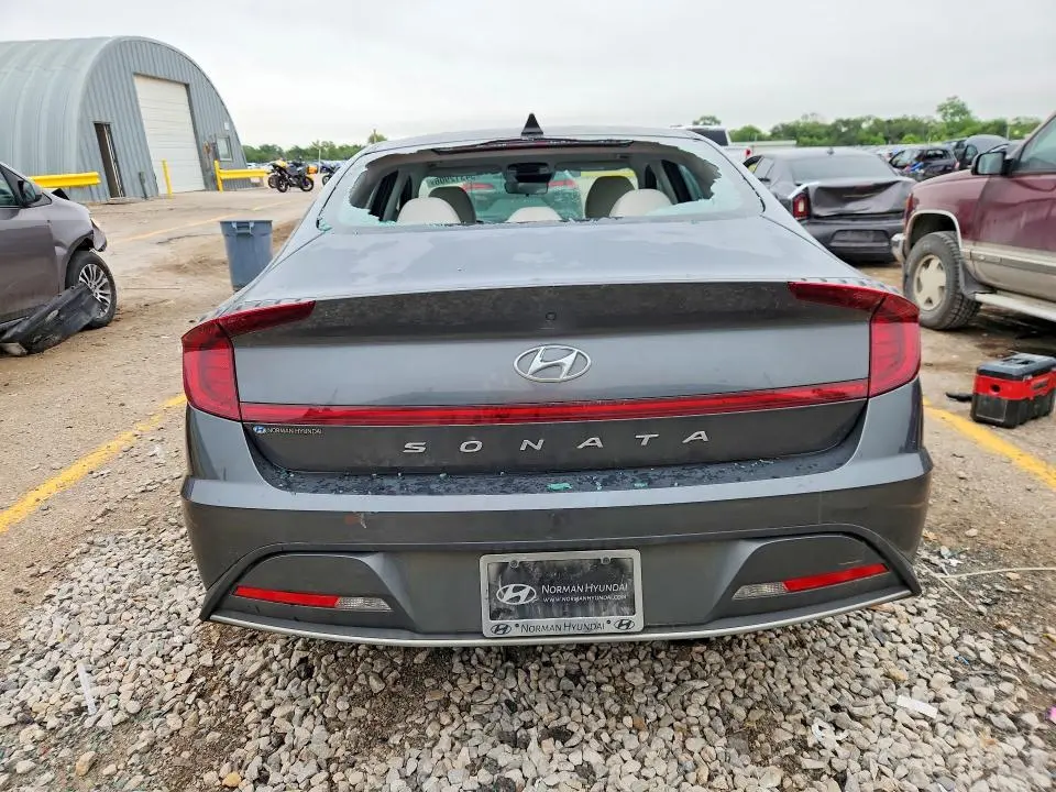 2023 HYUNDAI SONATA SE  