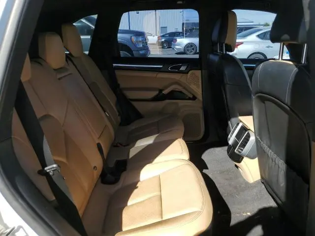 2014 PORSCHE CAYENNE   