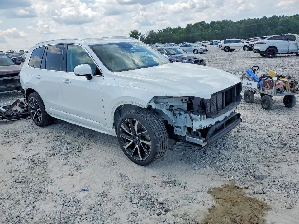 2021 VOLVO XC90 T6 MOMENTUM  