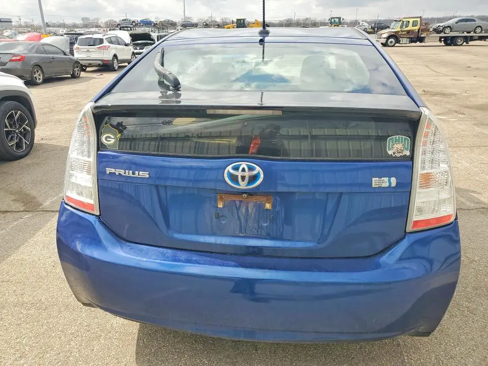 2011 TOYOTA PRIUS THREE  