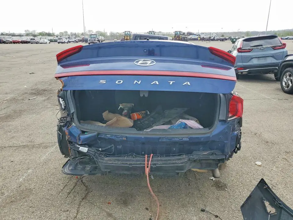 2021 HYUNDAI SONATA SE  