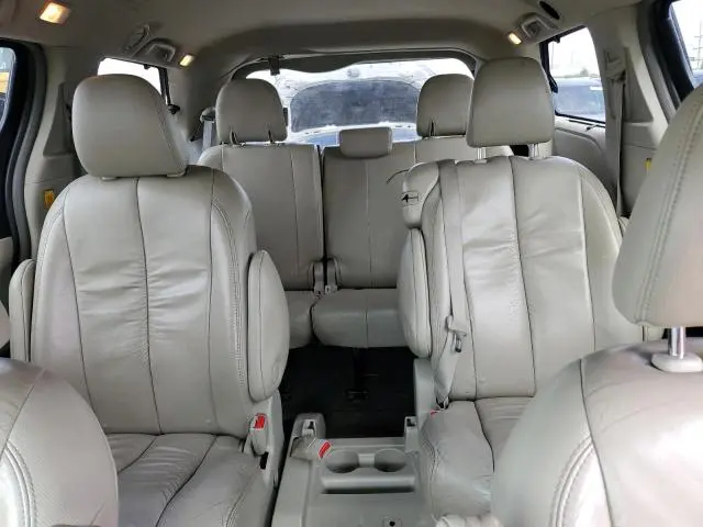 2011 TOYOTA SIENNA XLE  