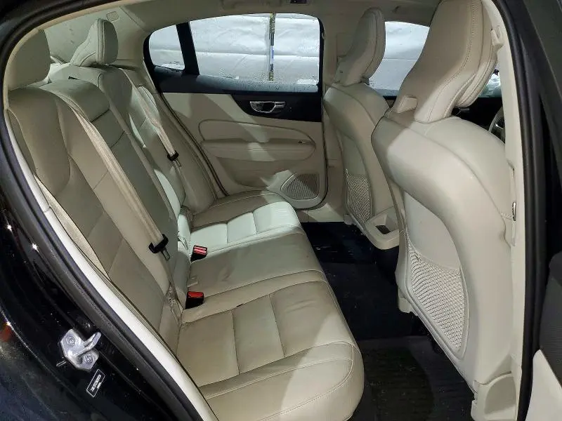 2022 VOLVO S60 B5 MOMENTUM  