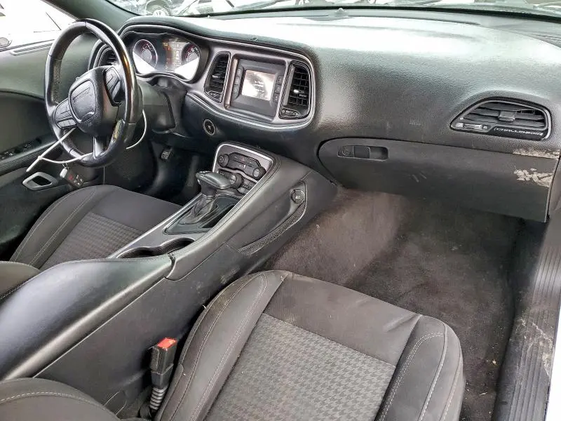 2015 DODGE CHALLENGER SXT  