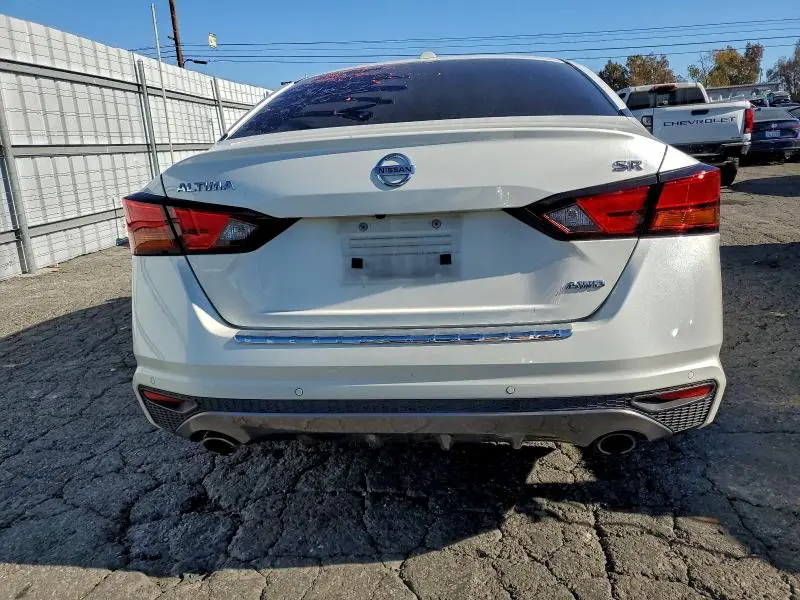2022 NISSAN ALTIMA SR  