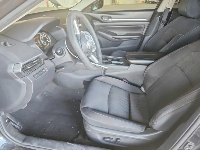 2022 NISSAN ALTIMA SV  