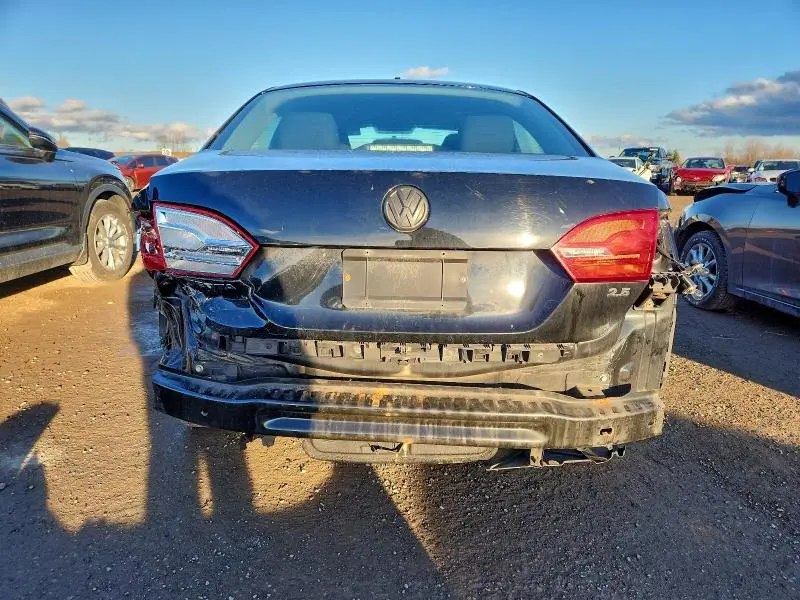 2011 VOLKSWAGEN JETTA SE  