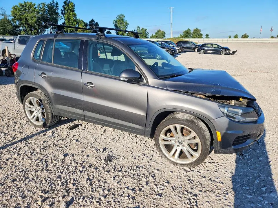 2014 VOLKSWAGEN TIGUAN S  