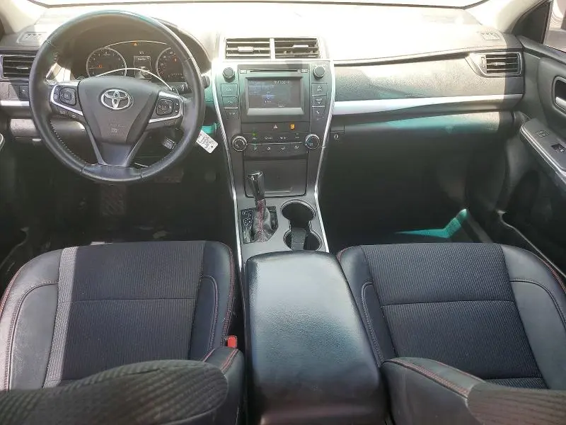 2017 TOYOTA CAMRY SE  