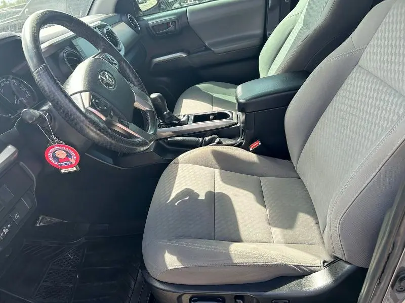 2020 TOYOTA TACOMA SR5 V6  