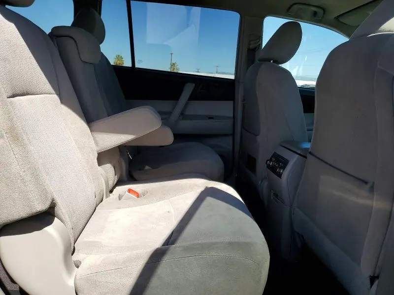 2012 TOYOTA HIGHLANDER BASE  