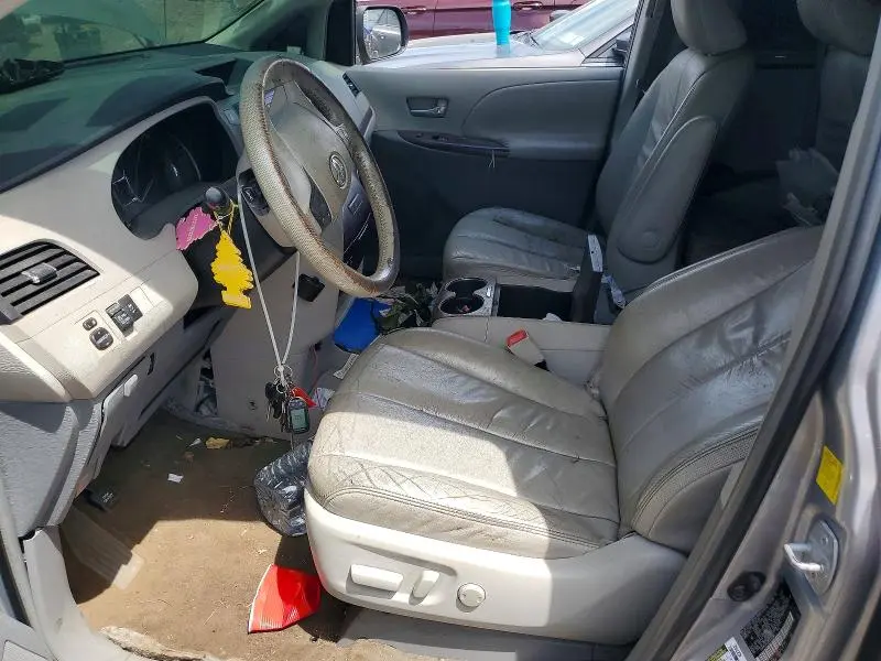 2011 TOYOTA SIENNA XLE 7-PASSENGER  