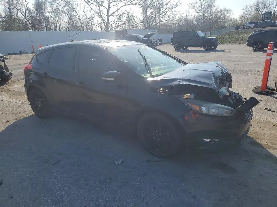 2015 FORD FOCUS SE  