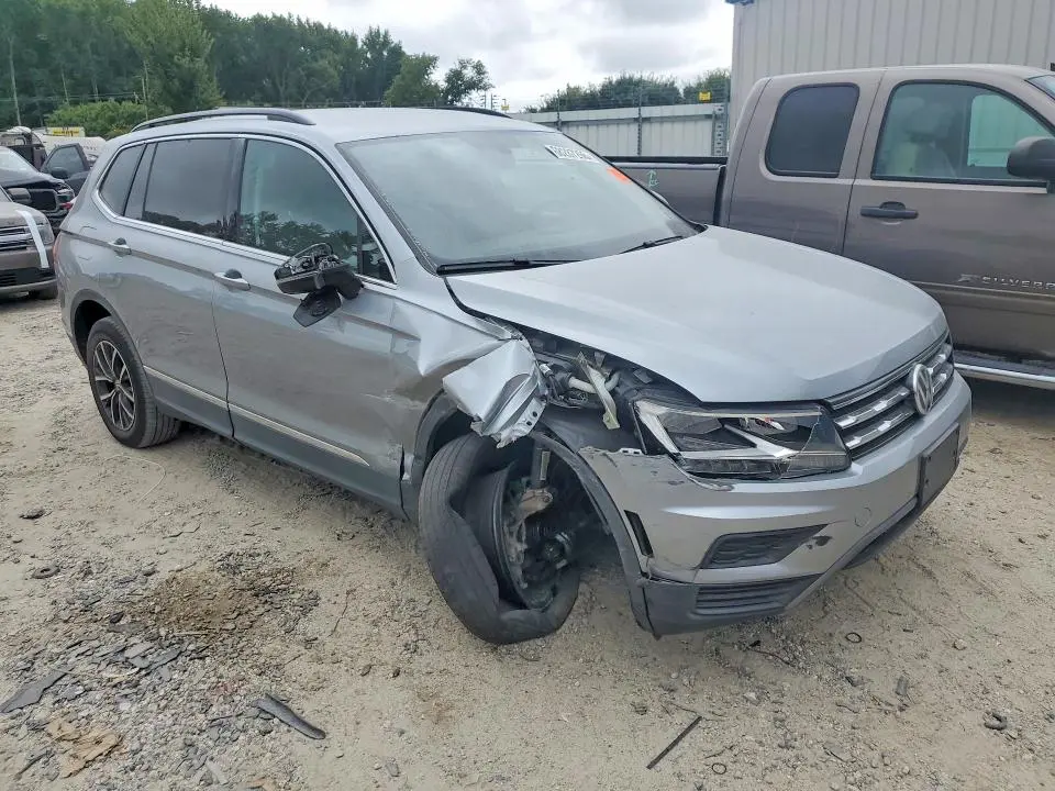 2020 VOLKSWAGEN TIGUAN SE  