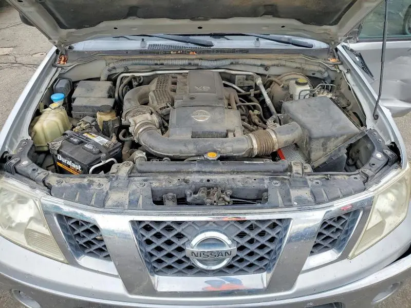 2010 NISSAN FRONTIER SE V6  