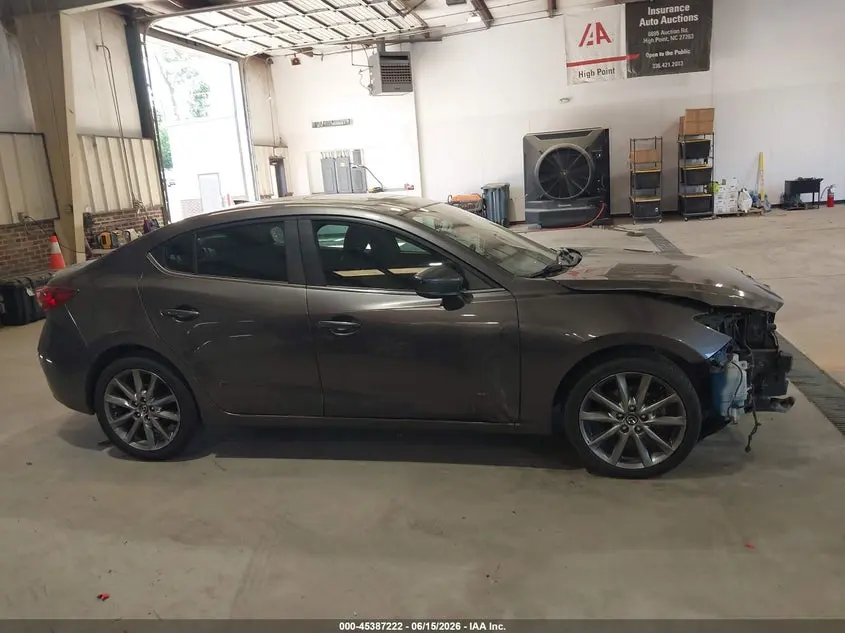 2018 MAZDA MAZDA3 TOURING