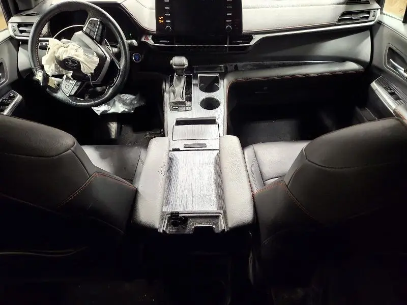 2024 TOYOTA SIENNA XSE  