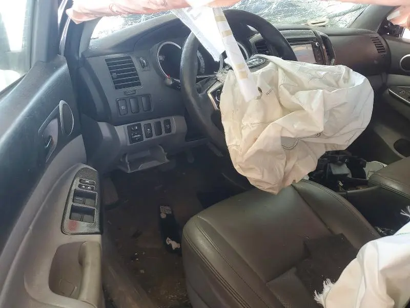 2015 TOYOTA TACOMA V6  