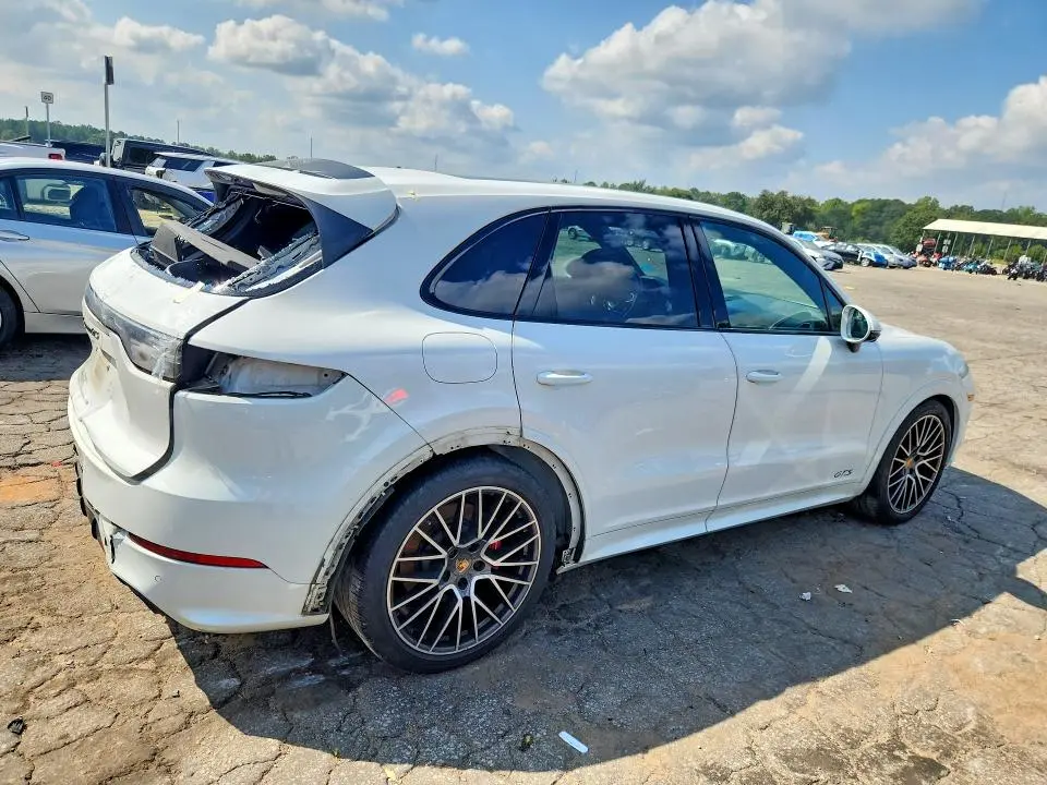 2022 PORSCHE CAYENNE GTS  
