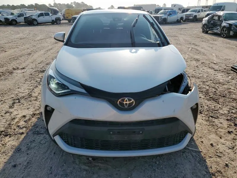 2020 TOYOTA C-HR XLE  