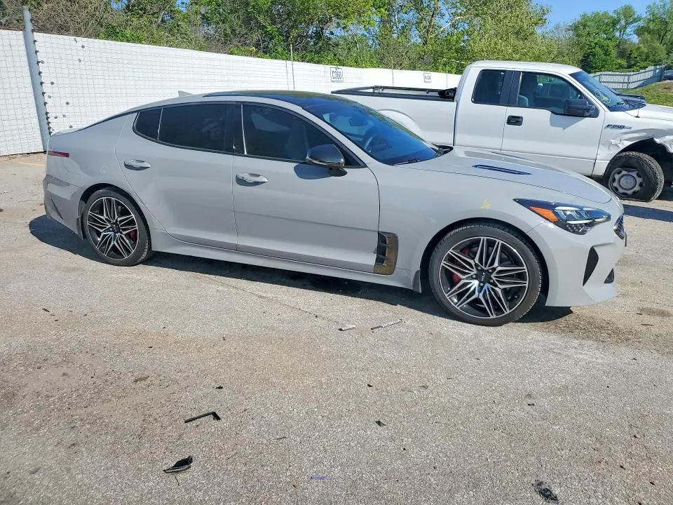 2022 KIA STINGER GT1  