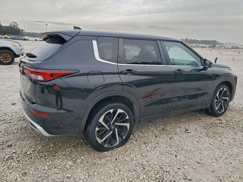 2024 MITSUBISHI OUTLANDER SE  