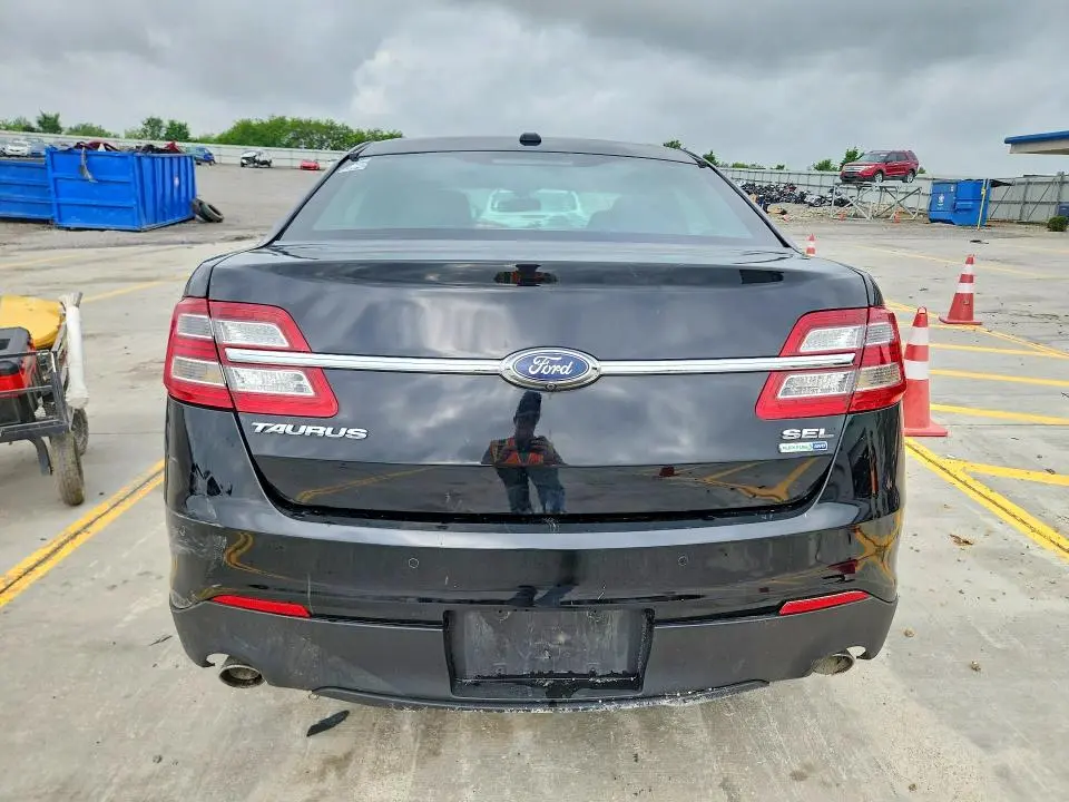 2018 FORD TAURUS SEL  