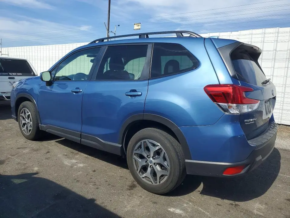 2022 SUBARU FORESTER PREMIUM  