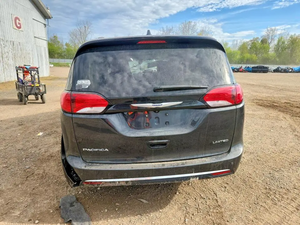 2019 CHRYSLER PACIFICA LIMITED  
