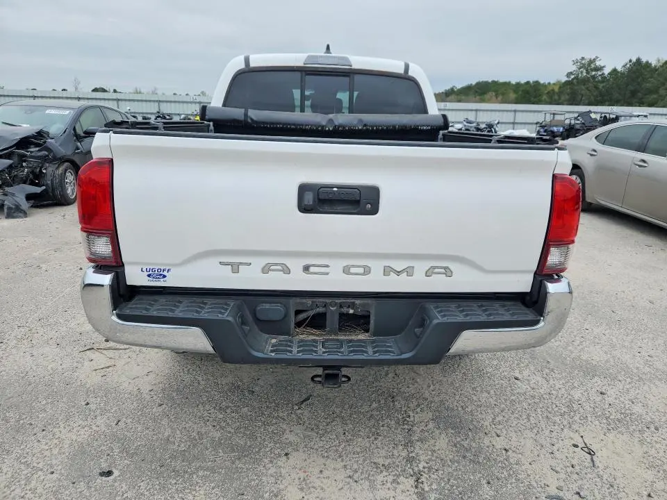 2020 TOYOTA TACOMA SR5  