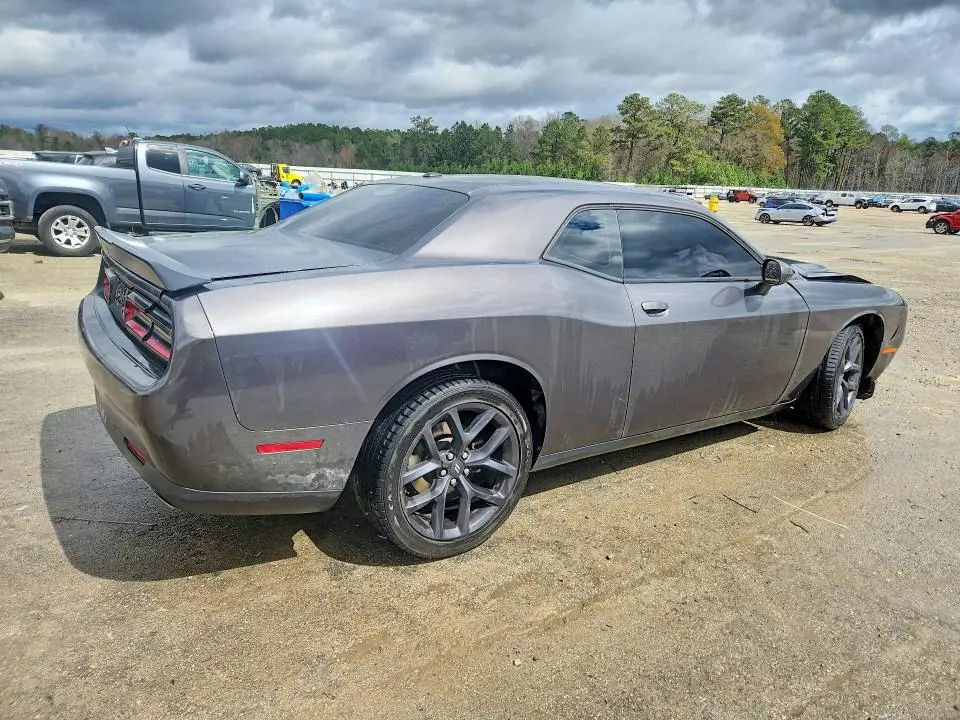 2022 DODGE CHALLENGER SXT  