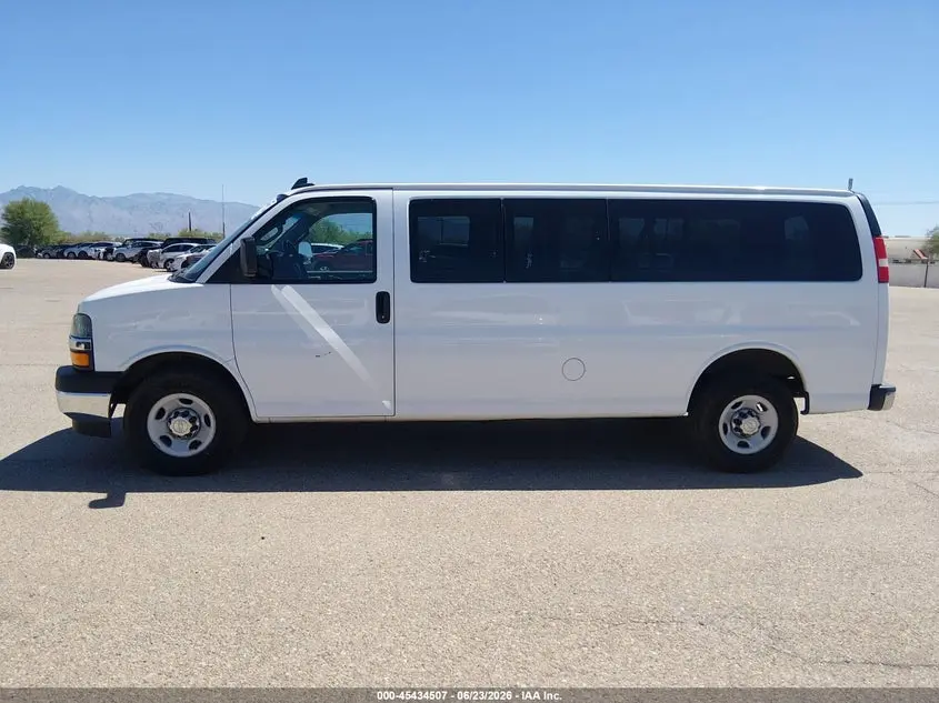 2017 CHEVROLET EXPRESS 3500 LT