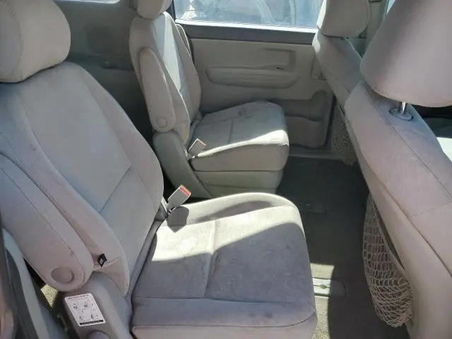 2015 KIA SEDONA L  