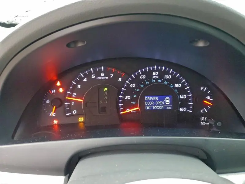 2010 TOYOTA CAMRY SE  