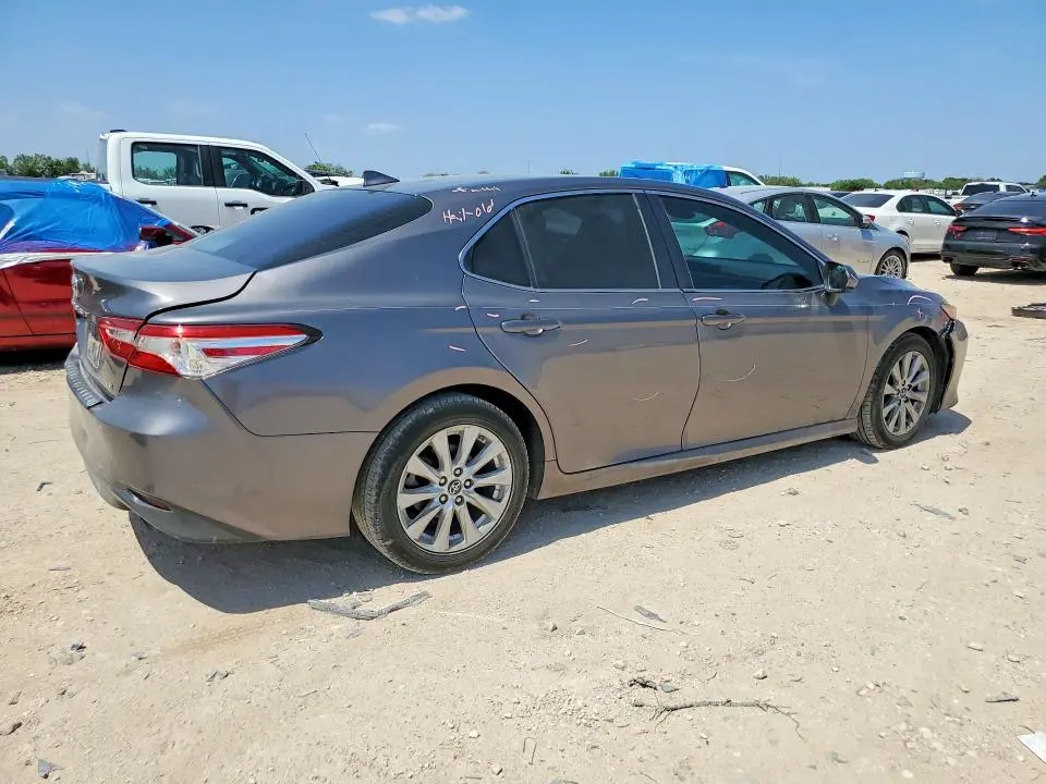 2019 TOYOTA CAMRY LE  
