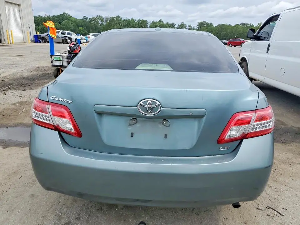 2011 TOYOTA CAMRY LE  