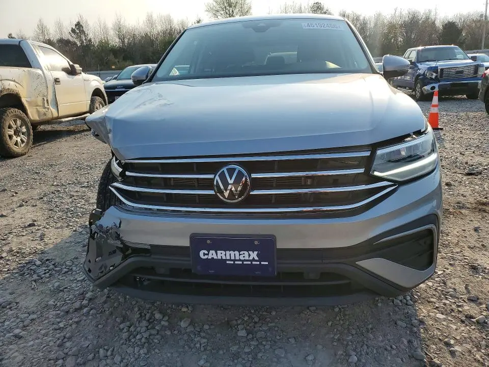 2022 VOLKSWAGEN TIGUAN SE  